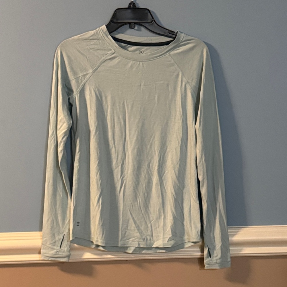 Women’s Free Fly Light Blue featherweight Long Sleeve Shirt size small
